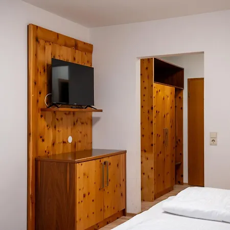 Hotel Braugast Kreuz *