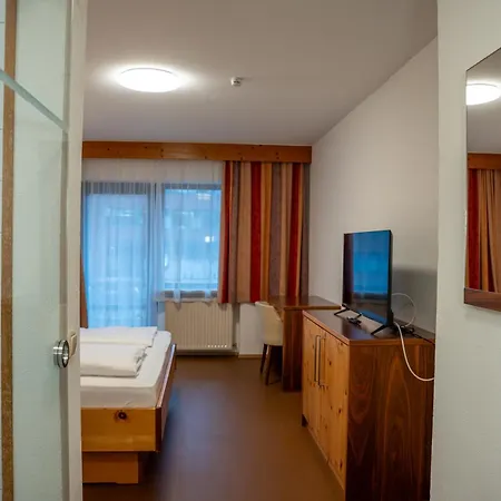 Braugast Kreuz Hotel *