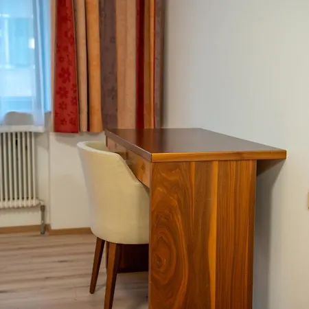 Braugast Kreuz Hotel *