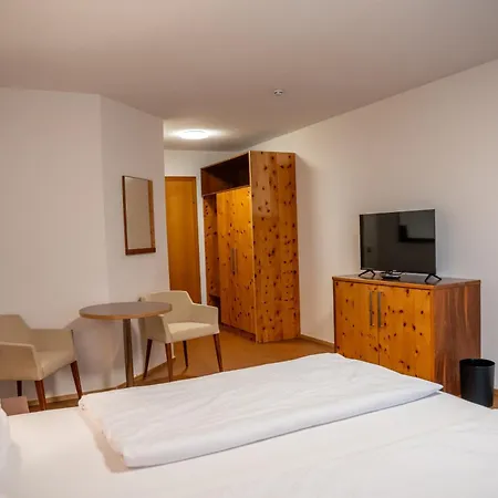 Hotel Braugast Kreuz *